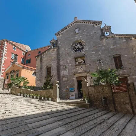 Nyaraló Holiday Topid Vi Raša